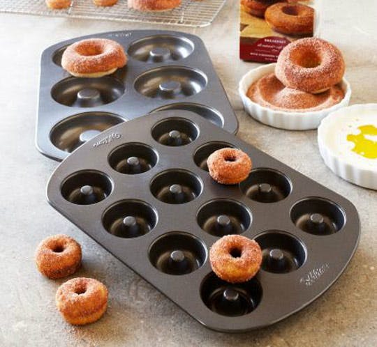 Cupcake Tins & Bakeware